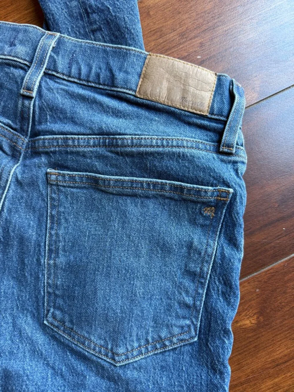 Madewell, The Perfect Vintage Jean Size 26, Straight Leg, Mid Rise Medium Wash - Picture 9 of 9